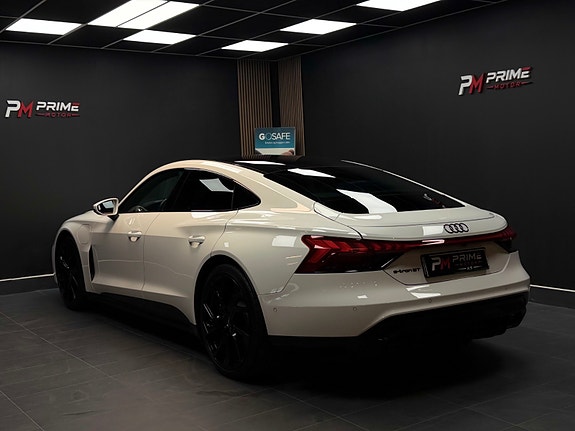Audi e-tron GT 12 of 30