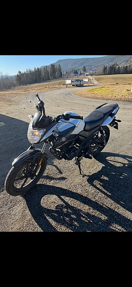 Yamaha YS 125 7 of 9