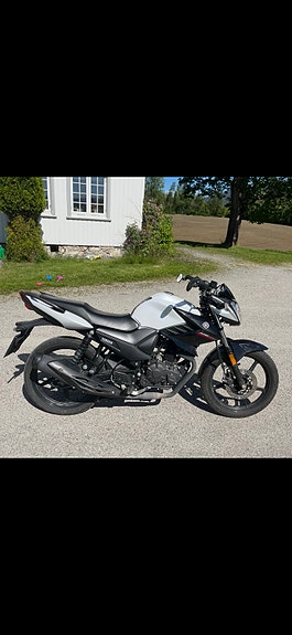 Yamaha YS 125 4 of 9