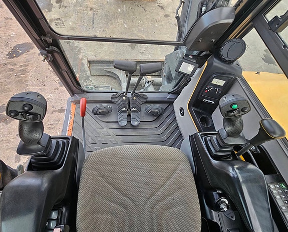 Volvo ECR58D, 2017 Mod, 4645 timer, Rototilt, S50-Freste, pusseskuff, ny sertifisering. 26 of 30