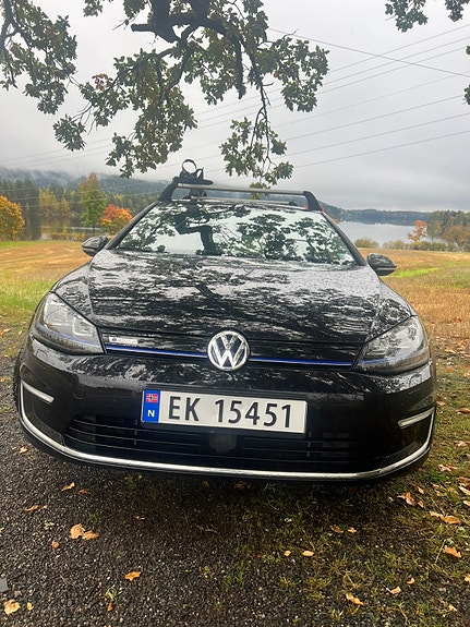 Volkswagen e-Golf VII 14 of 30