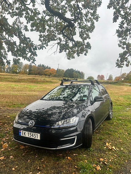 Volkswagen e-Golf VII 3 of 30