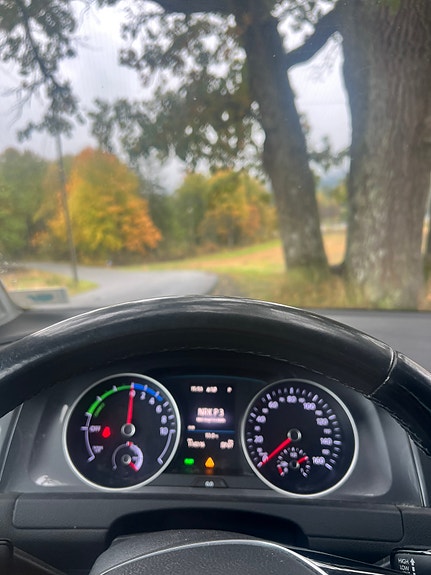Volkswagen e-Golf VII 9 of 30