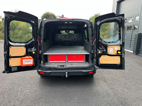 Ford Transit Connect 11 of 24