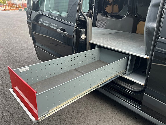 Ford Transit Connect 13 of 24