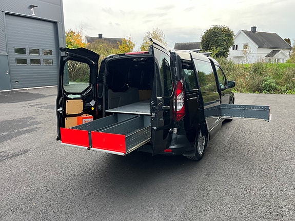 Ford Transit Connect 9 of 24