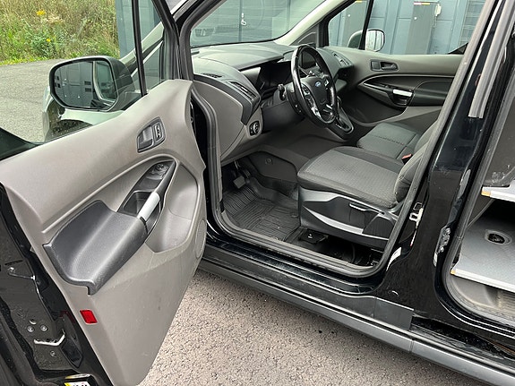 Ford Transit Connect 16 of 24