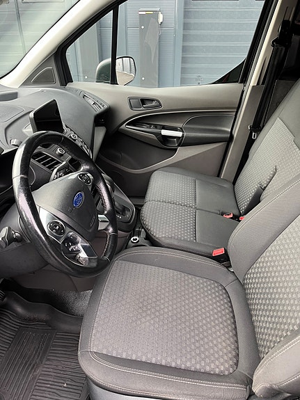Ford Transit Connect 17 of 24