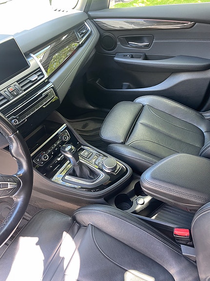 BMW 225xe 10 of 15