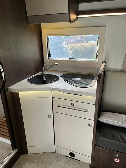 Benimar Tessoro 468 13 of 30