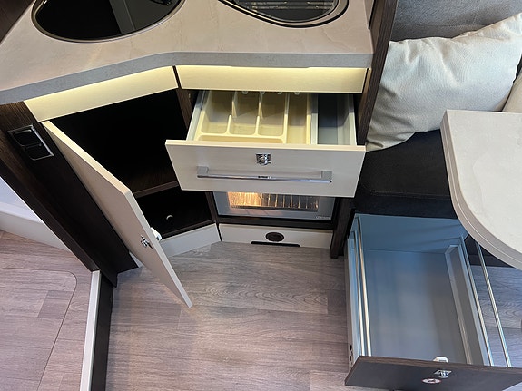 Benimar Tessoro 497,  BESTSELGEREN, B førerkort, 6 tr. Automat, 170 hk.  Litium 21 of 30