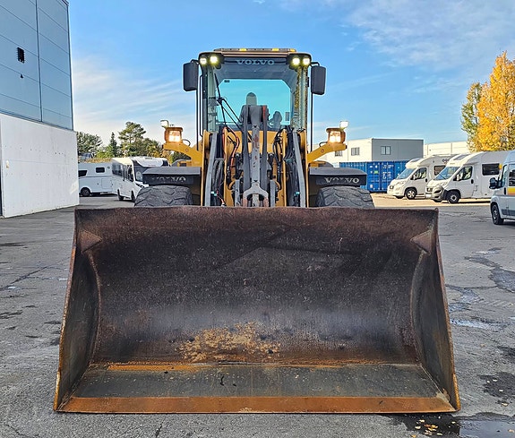 Volvo L120F, 2008 Mod, 3. og 4. funksjon, Spakstyring, ny sertifisering og ny service. 8 of 30
