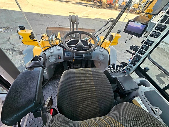 Volvo L120F, 2008 Mod, 3. og 4. funksjon, Spakstyring, ny sertifisering og ny service. 27 of 30