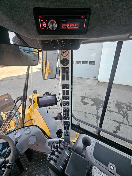 Volvo L120F, 2008 Mod, 3. og 4. funksjon, Spakstyring, ny sertifisering og ny service. 29 of 30
