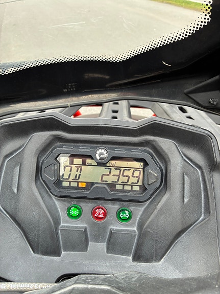 Can-Am 650 Max XT 7 of 9