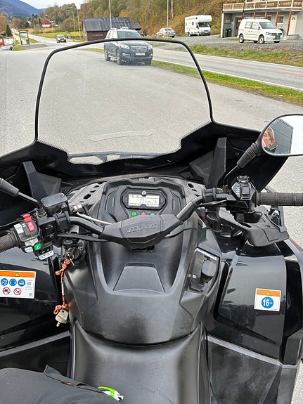 Can-Am 650 Max XT 8 of 9