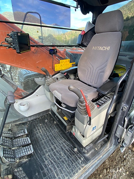 Hitachi ZX 250-5 5 of 10