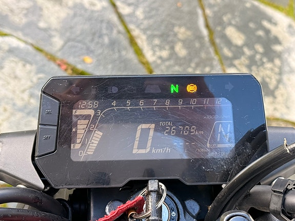 Honda CB 125 R 5 of 5