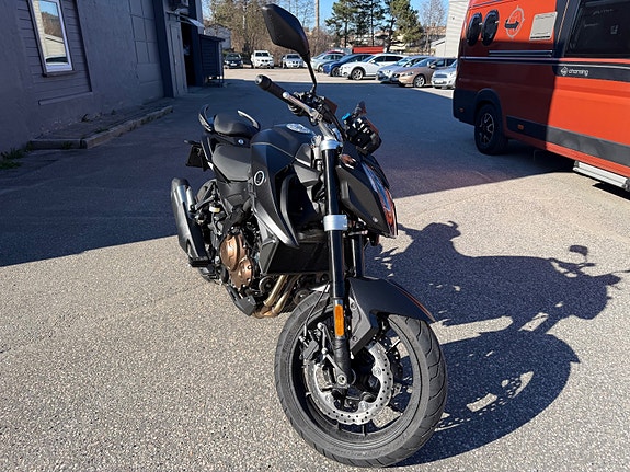 VOGE R625 2 of 10