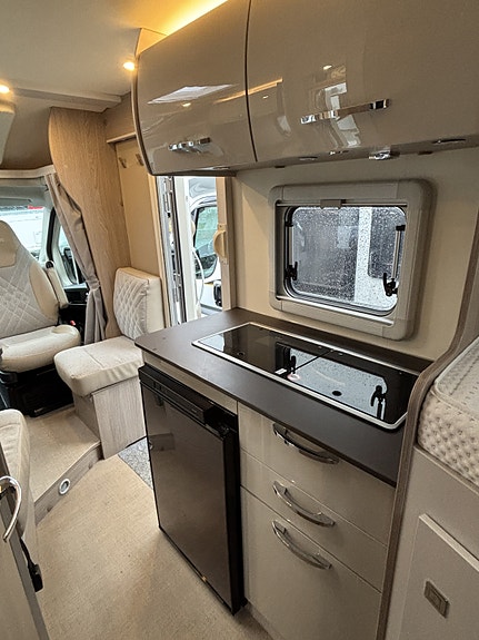 Bürstner Nexxo Van T 620 G 2,2/140 HK 9 trinn automat 24 of 30