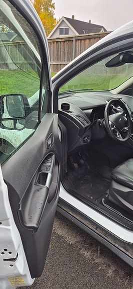 Ford Transit Connect 9 of 13