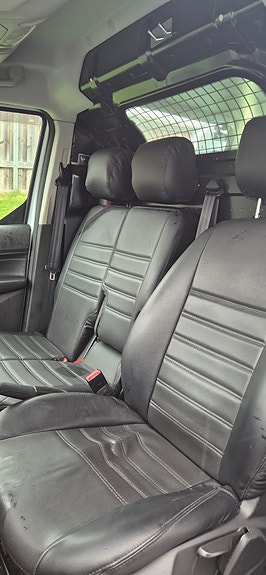 Ford Transit Connect 8 of 13