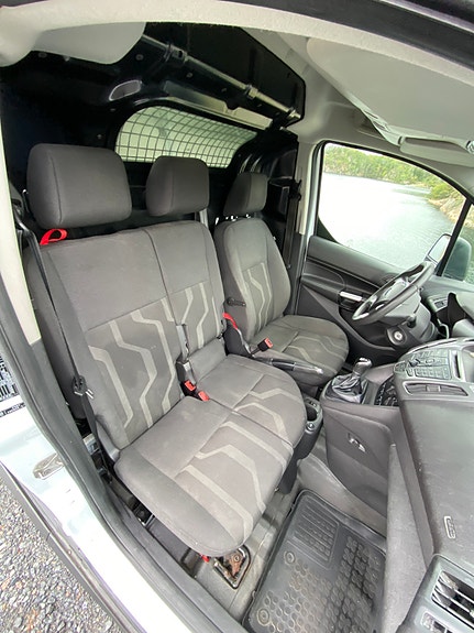 Ford Transit Connect 17 of 30