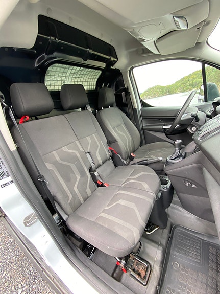 Ford Transit Connect 16 of 30