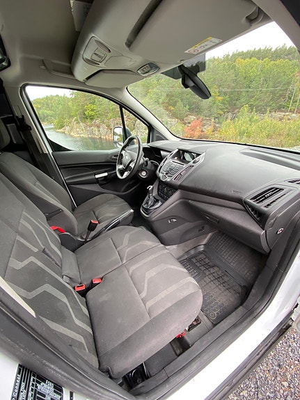 Ford Transit Connect 14 of 30