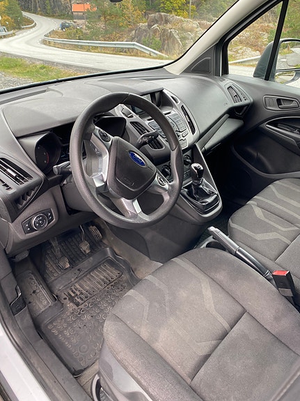 Ford Transit Connect 26 of 30