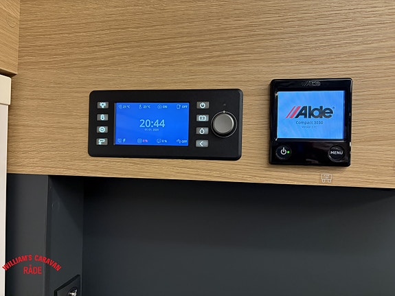 Adria SONIC 700 DC/ ALDE/180 HK./AUT./ 22 of 28