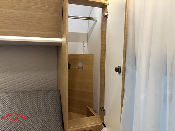 Adria SONIC 700 DC/ ALDE/180 HK./AUT./ 15 of 28