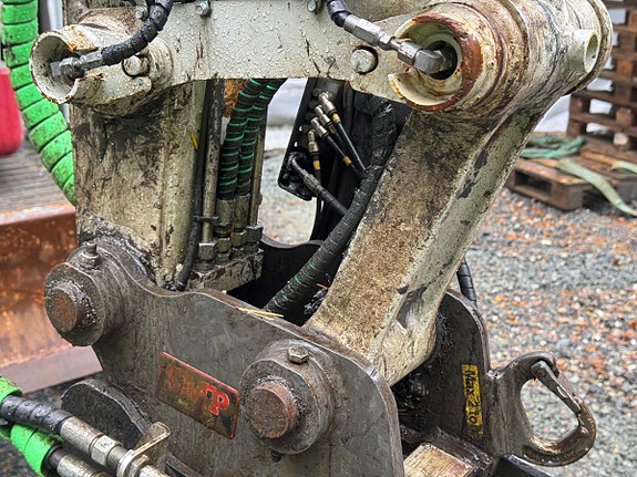 Hitachi TB 257 FR 24 of 30