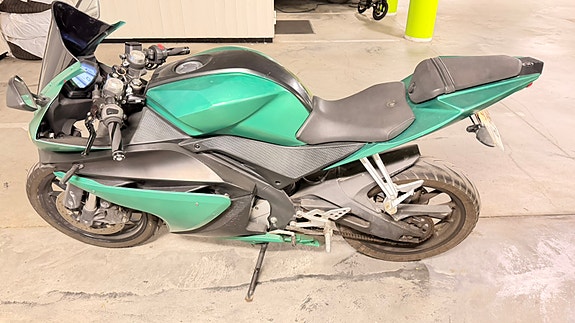 Yamaha YZF-R 125 4 of 18
