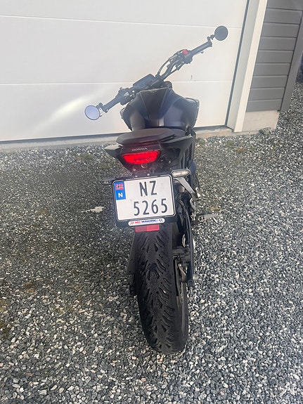 Honda CB 125 R 3 of 5
