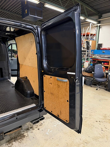 Ford Transit 260S SportsVan 21 of 24
