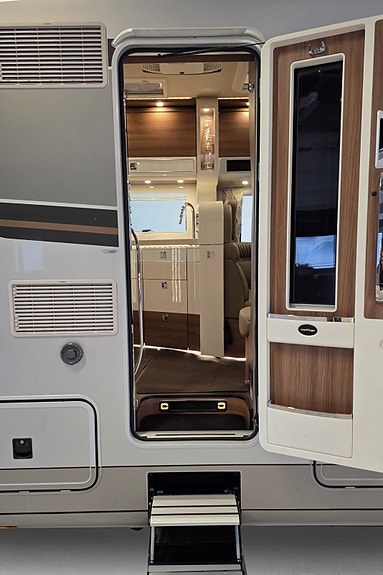 Carthago Chic S-Plus I64 XL QB | IVECO | AUT | GASSTANK | ALDE | Hydr. Støtteben 13 of 30