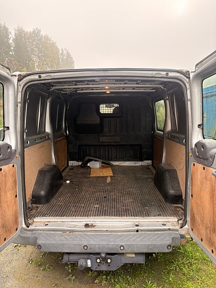 Ford Transit 300M Van 7 of 10