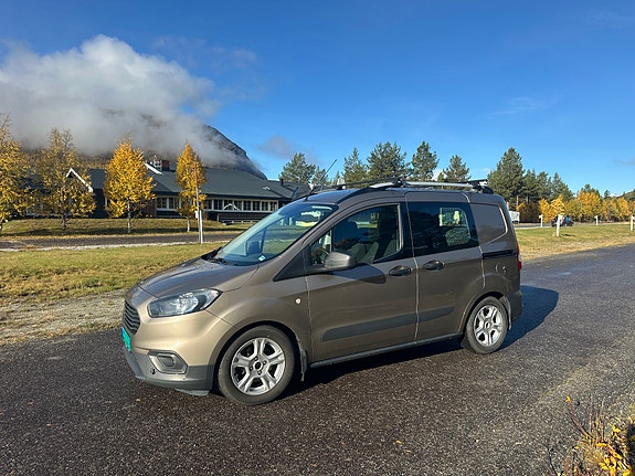 Ford Transit Courier 4 of 17