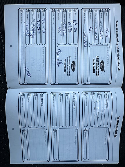 Ford Transit Courier 16 of 17