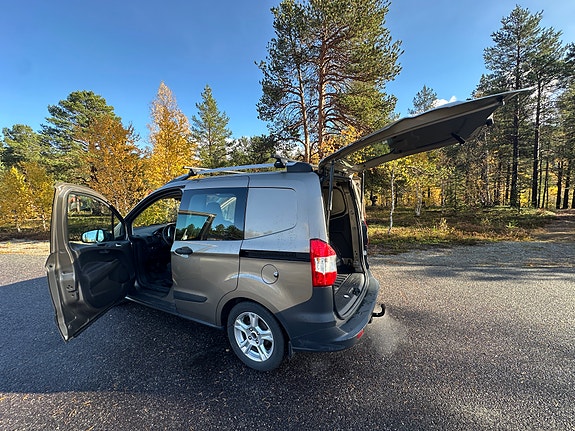 Ford Transit Courier 5 of 17