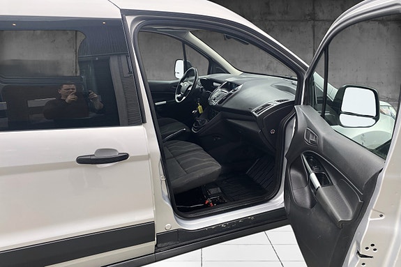 Ford Transit Connect 15 of 17