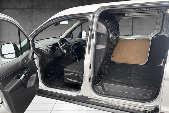 Ford Transit Connect 17 of 17