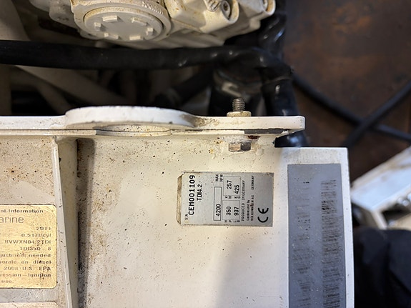 MERCRUISER VW MARINE  TDI 350 4,2 L350 hk V8 8 of 10