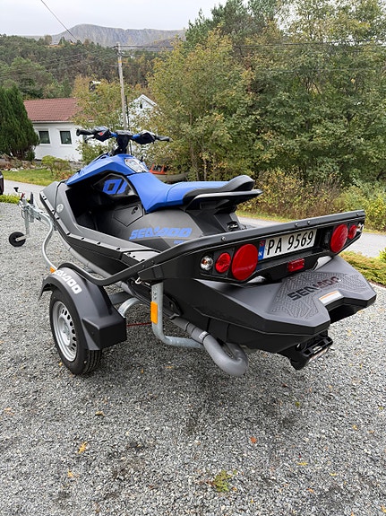 Seadoo spark trixx 3up 2 of 7