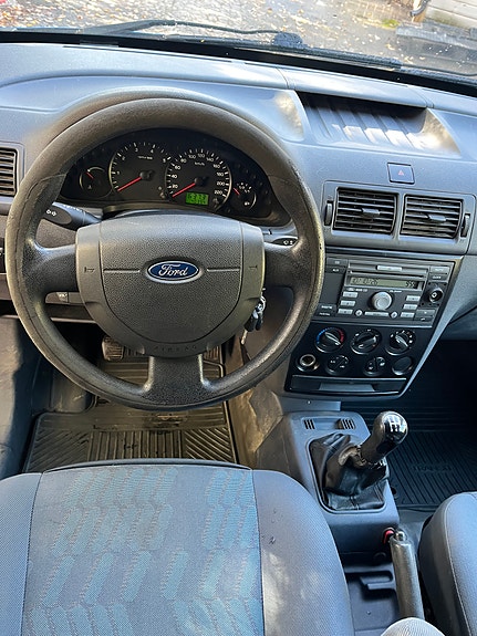 Ford Transit Connect 19 of 30