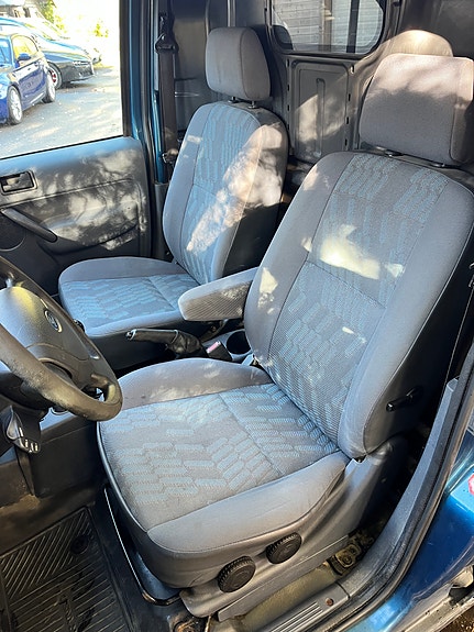 Ford Transit Connect 17 of 30