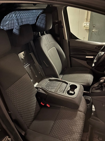 Ford Transit Connect 21 of 30