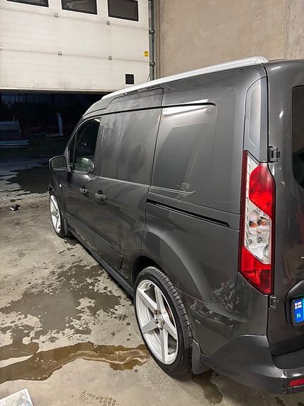 Ford Transit Connect 9 of 30