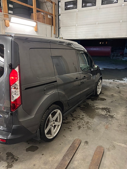 Ford Transit Connect 13 of 30